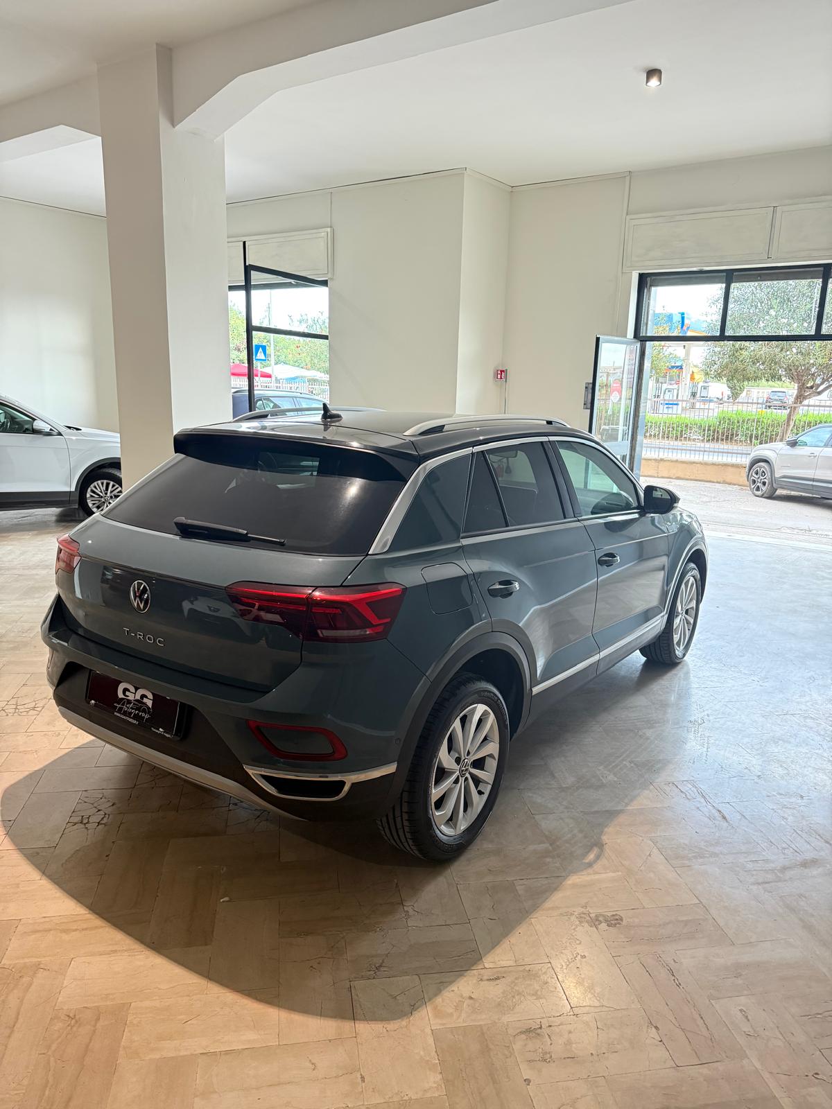Volkswagen T-Roc 1.0 TSI Style 110CV - immagine 11