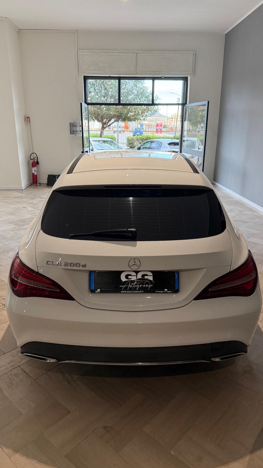 Mercedes-Benz CLA 200D Shooting Brake - immagine 12