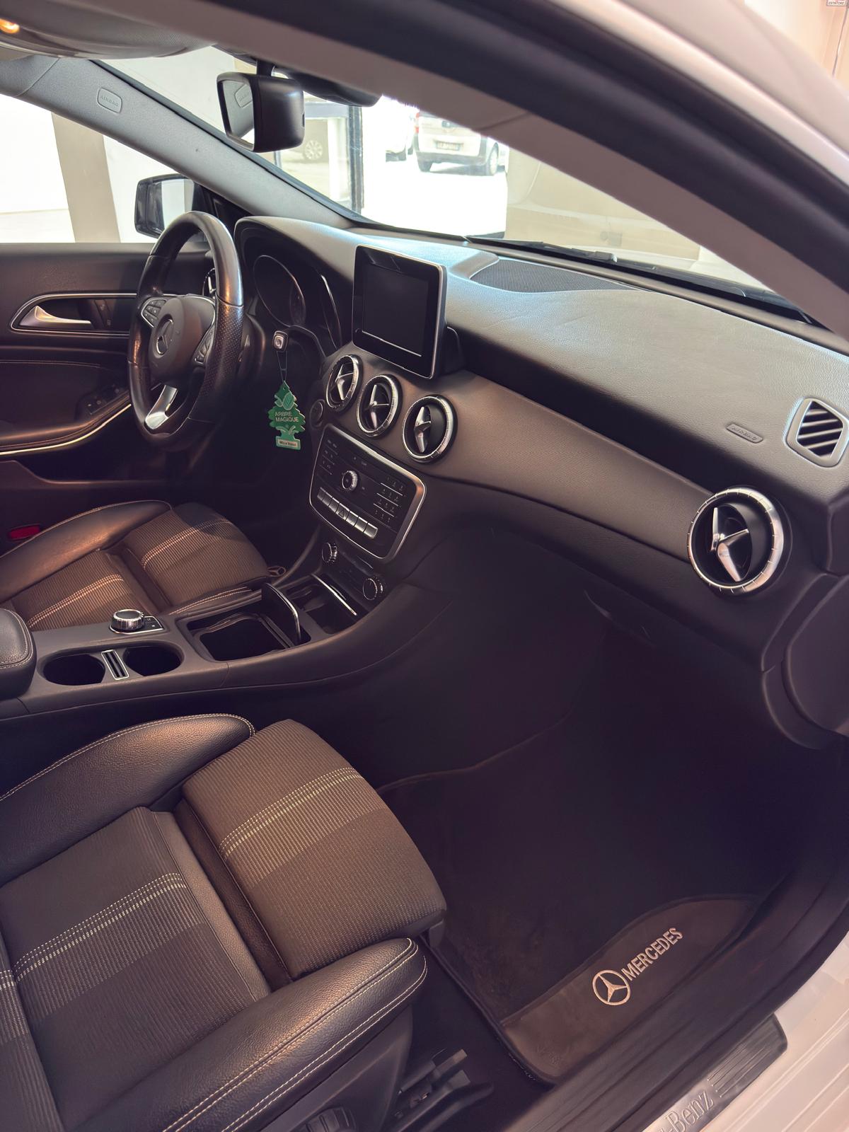 Mercedes-Benz CLA 200D Shooting Brake - immagine 6
