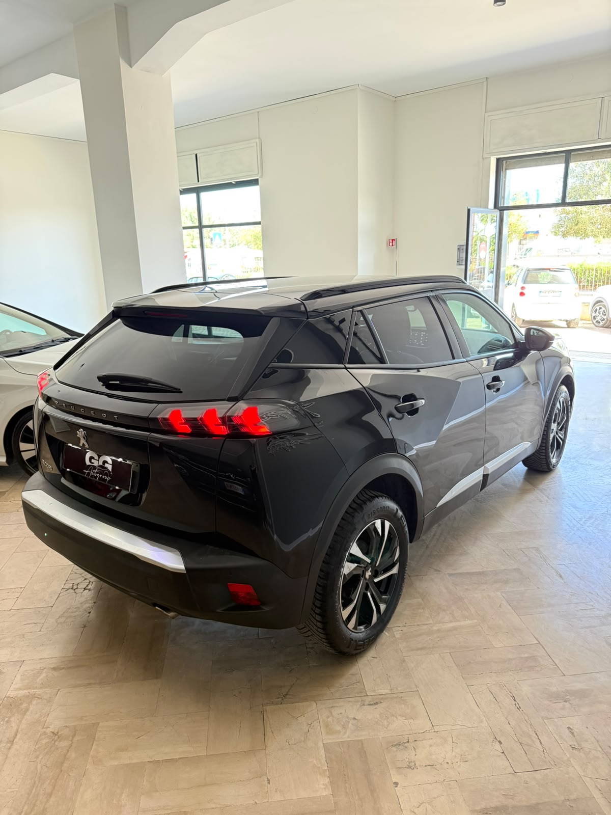 Peugeot 2008 1.5 bluehdi 130CV Allure - immagine 10